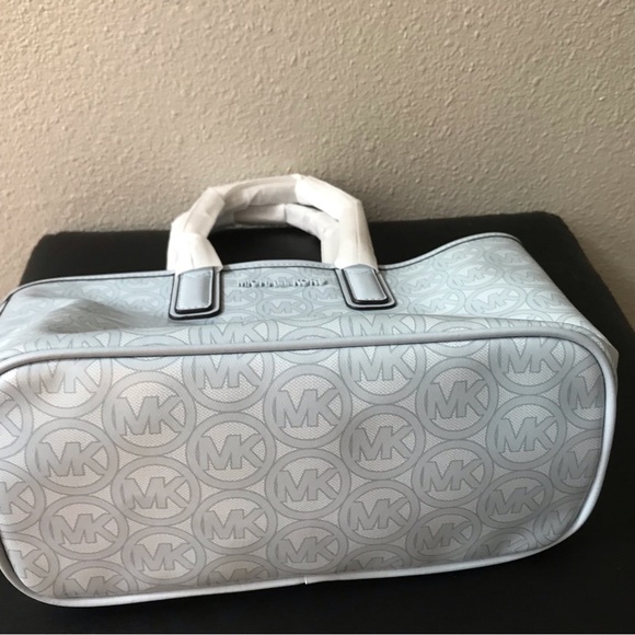 MICHAEL MICHAEL KORS JODIE PALE OCEAN TOTE NWT - Picture 6 of 13